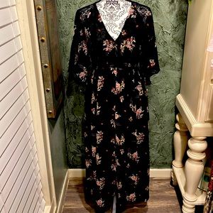 Zara FLORAL PRINT DRESS size medium in like new condition